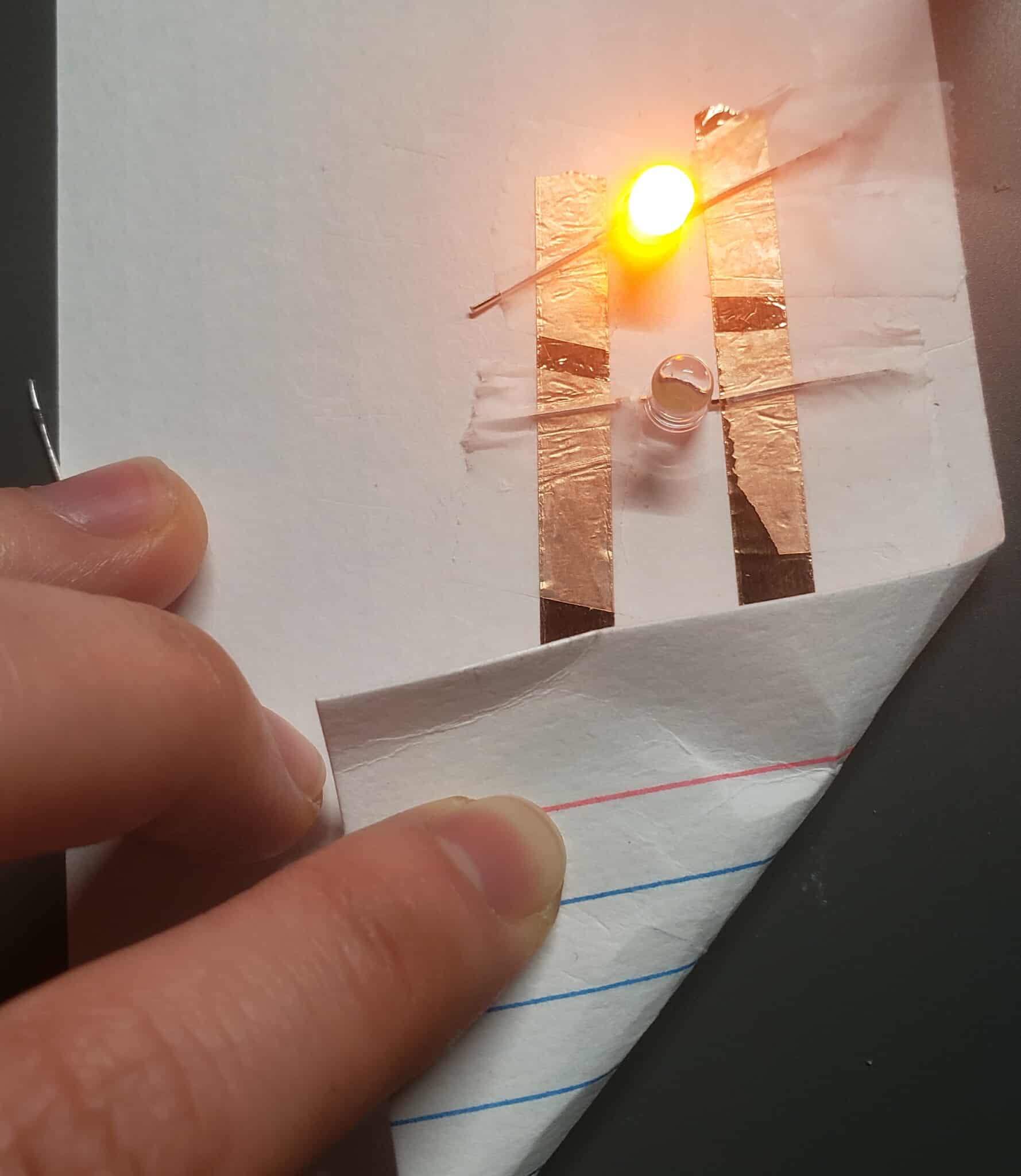 This is the circuit when I have 2 LEDs with different color. For some reason, they would not light up together