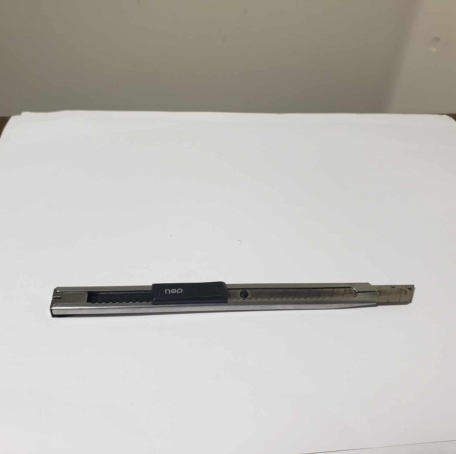This is the sound made from sliding out the knife and cutting a piece of cardboard. I like the sound of sliding the knife out.<br><audio controls src='/audio/Knife.mp3'></audio>